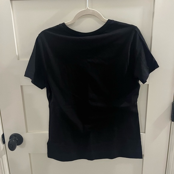 Athleta Outbound Tee. Black. Medium. - Picture 4 of 6